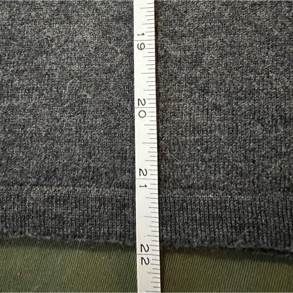 100% Ultra soft Merino wool turtleneck sweater - Picture 6 of 7